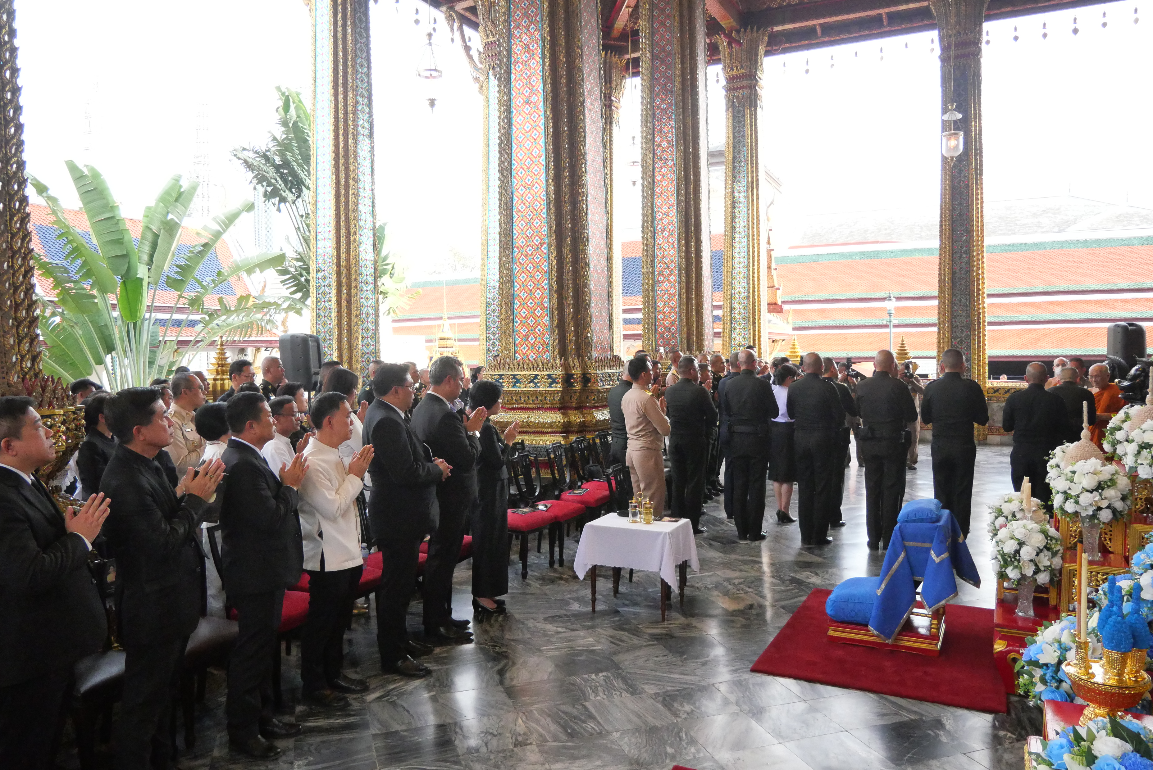 title - ส.ป.ก. ร่วมพิธีสวดพระพุทธมนต์ และเจริญจิตตภาวนาอุทิศถวายพระราชกุศลแด่ สมเด็จพระนางเจ้าสิริกิติ์ พระบรมราชินีนาถ พระบรมราชชนนีพันปีหลวง ณ พระอุโบสถวัดพระศรีรัตนศาสดาราม